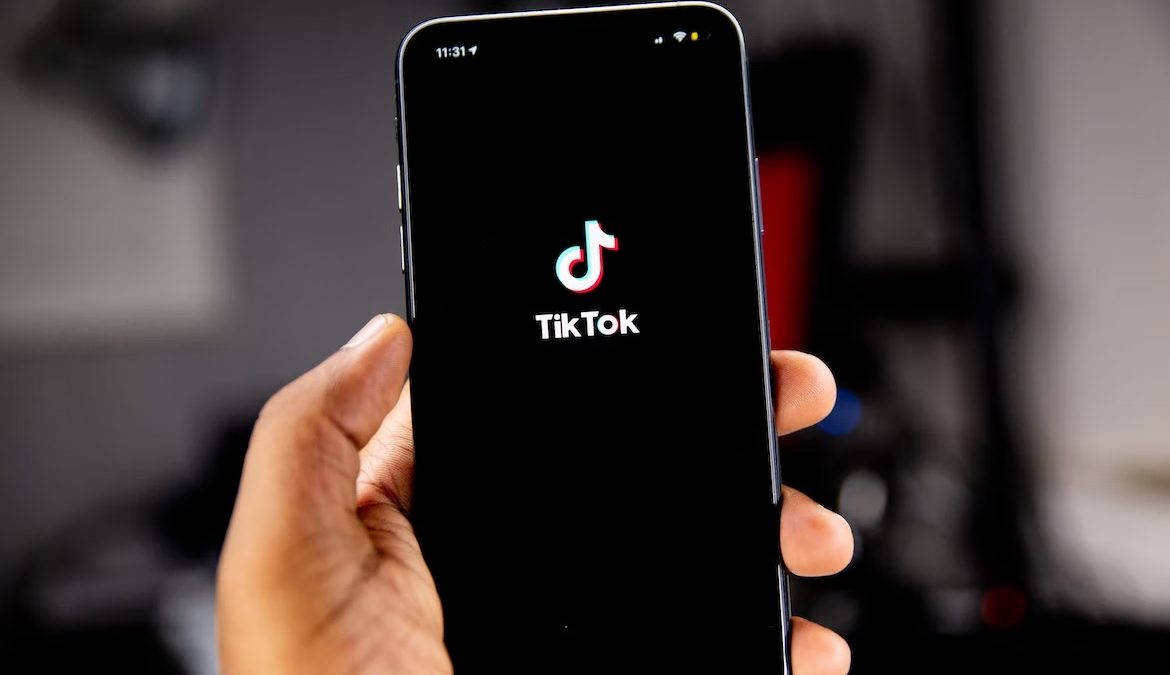 TikTok Introduces Passkeys for iOS Devices