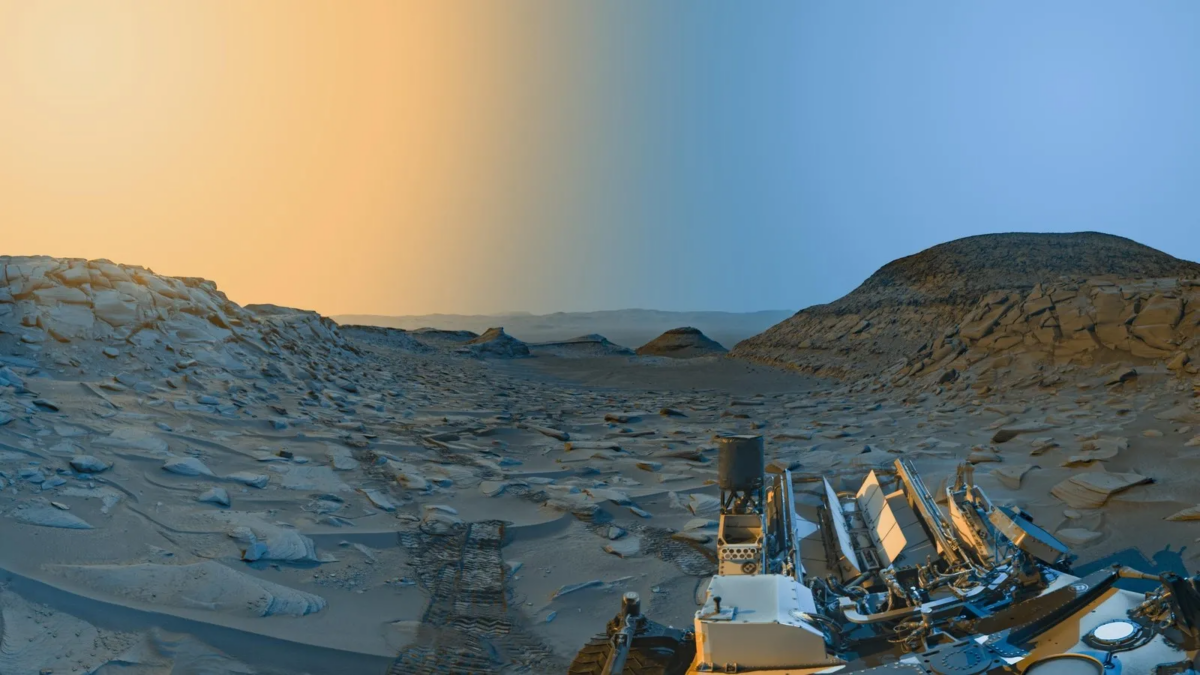 NASA’s Curiosity Snaps Postcard Of Martian Morning, Afternoon